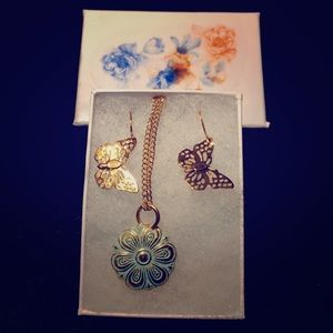 Flower & butterfly necklace and earring set 🦋